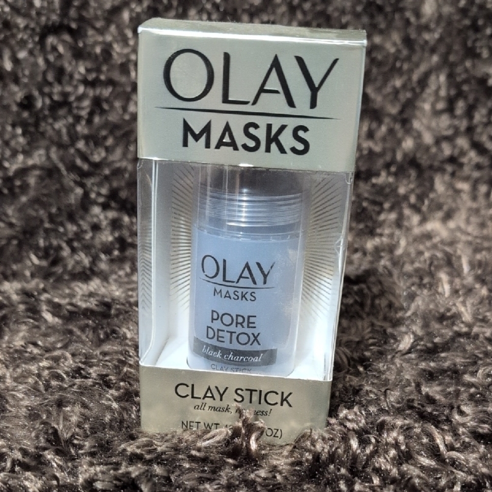 OLAY Masks Clay Stick with Black Charcoal